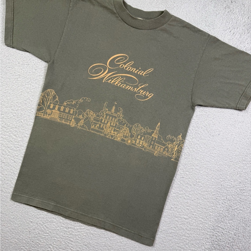 Vintage‎ Colonial Williamsburg wrap around T-shirt